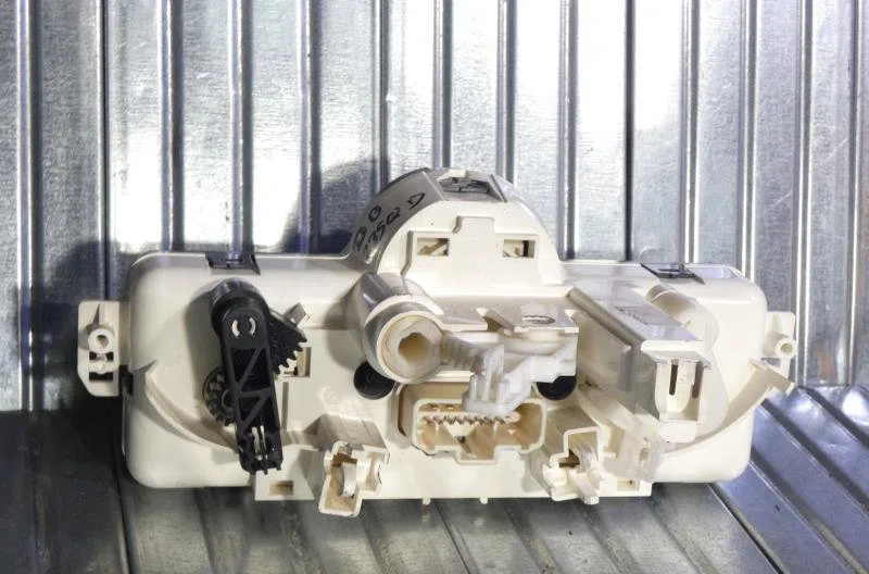 Commande de chauffage RENAULT MODUS PHASE 1 occasion — photo 2