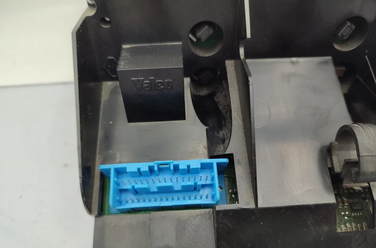 Commande de chauffage RENAULT SAFRANE PHASE 2 occasion — photo 2
