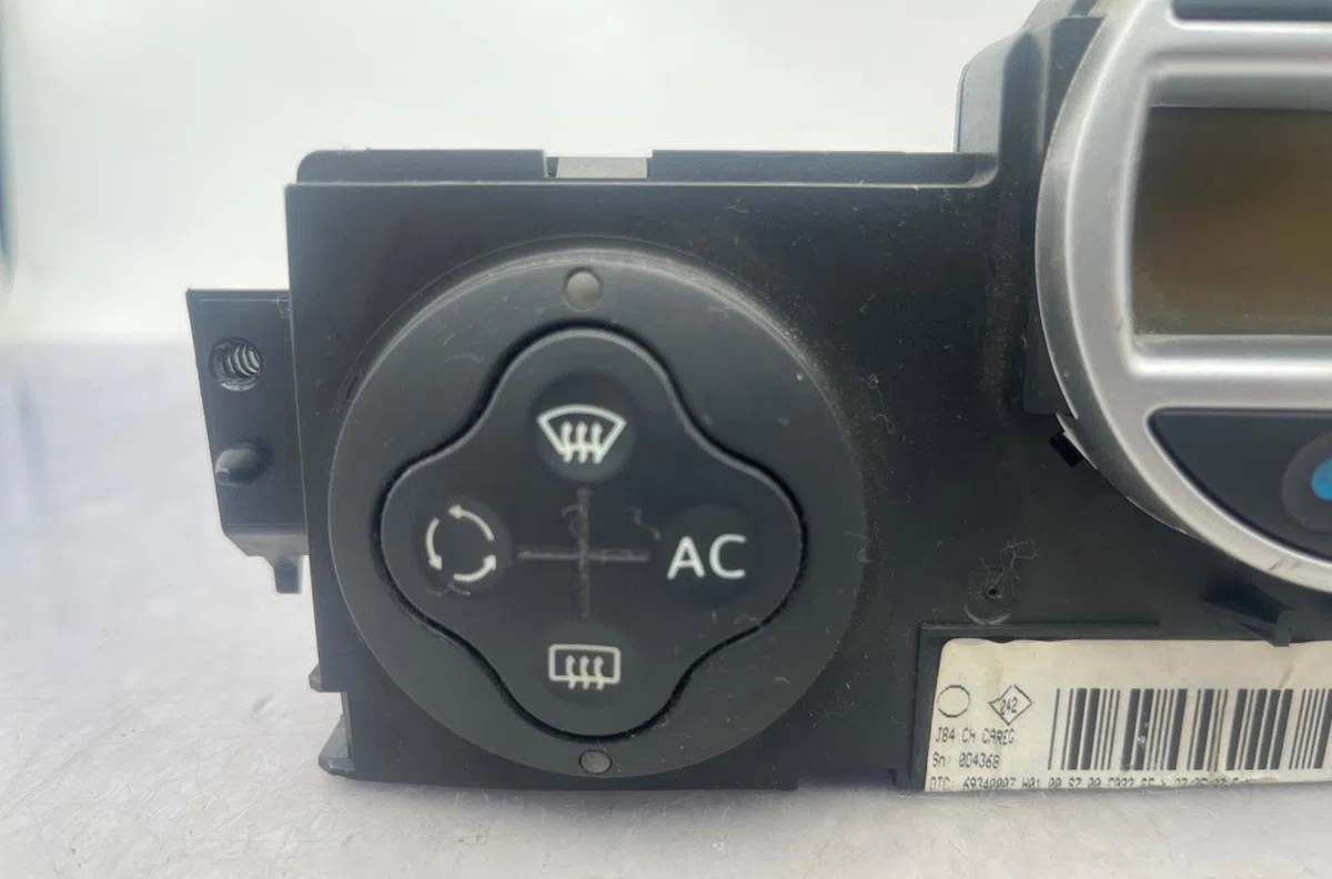 Commande de chauffage RENAULT SCENIC 2 PHASE 1 occasion — photo 2