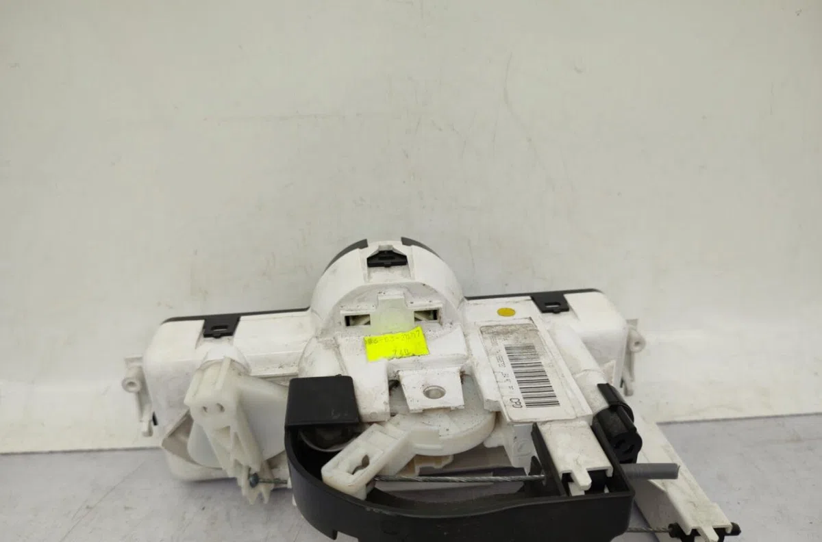 Commande de chauffage RENAULT SCENIC 2 PHASE 2 occasion — photo 3