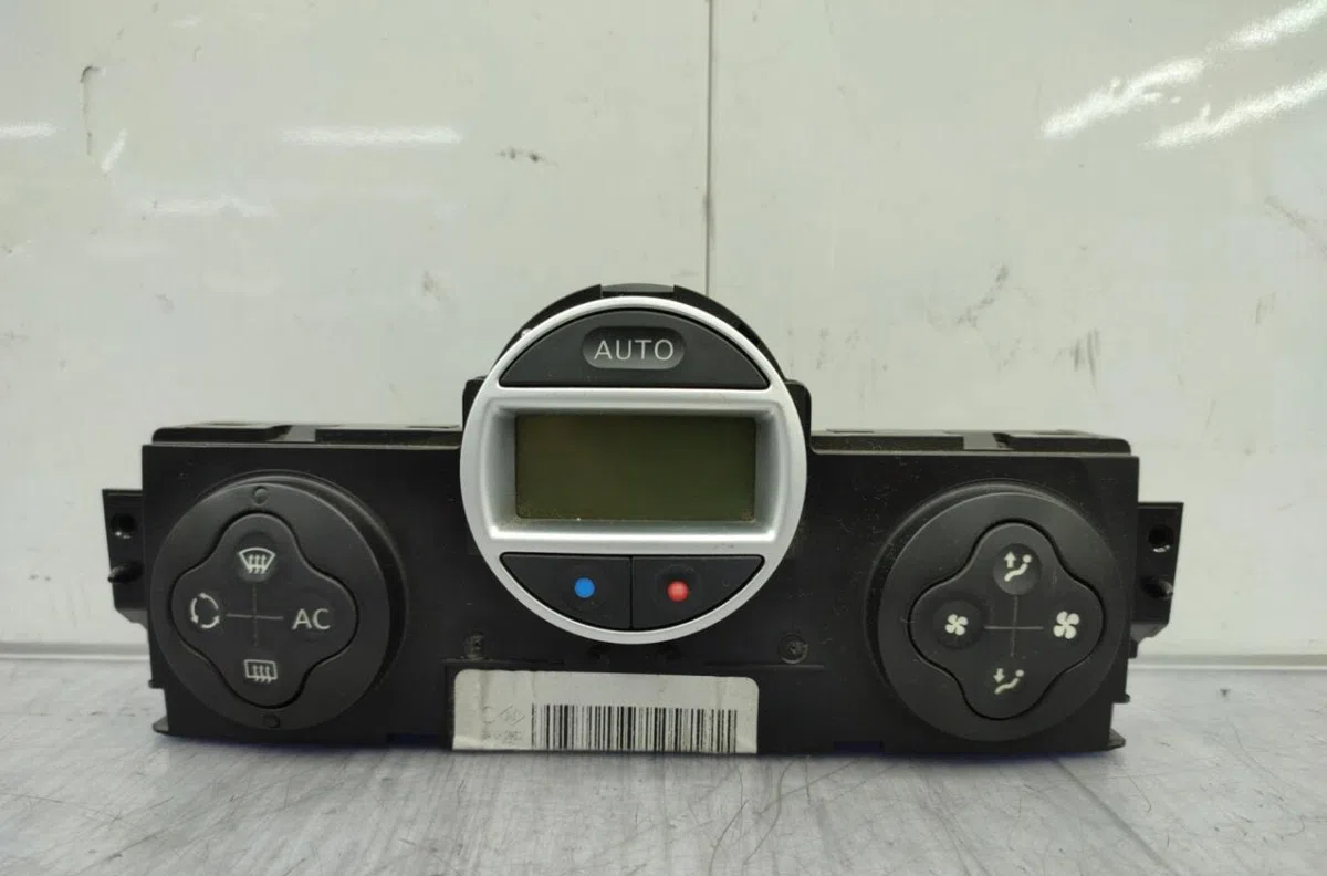Commande de chauffage RENAULT SCENIC 2 PHASE 2 occasion — photo 2