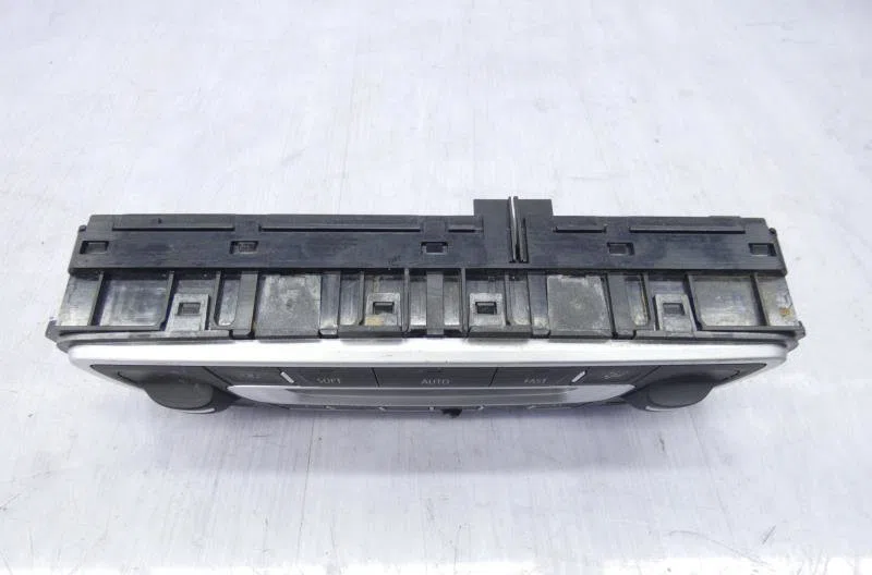 Commande de chauffage RENAULT SCENIC 3 PHASE 1 occasion — photo 2