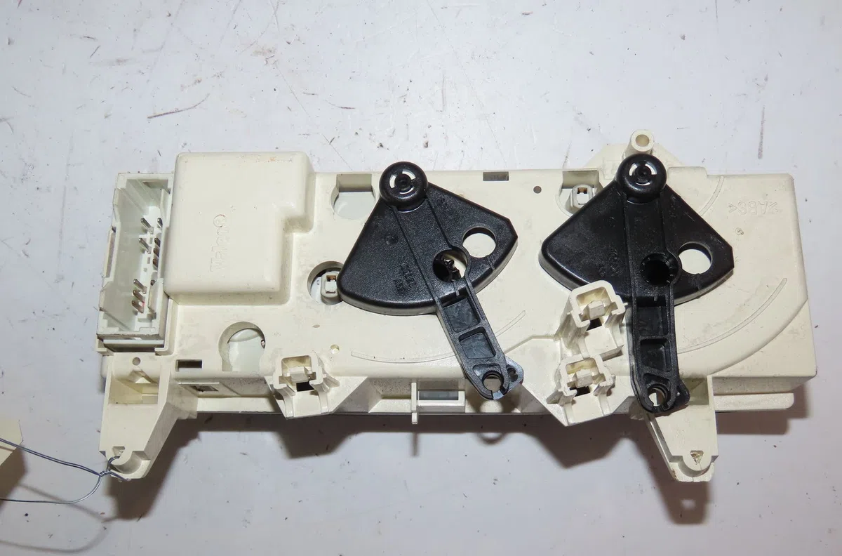 Commande de chauffage Renault SCÉNIC I Monospace (JA0-1_, FA0_) 1.4 16v (ja0d, ja1h, ja0w, ja10) (1999-2003) occasion — photo 4