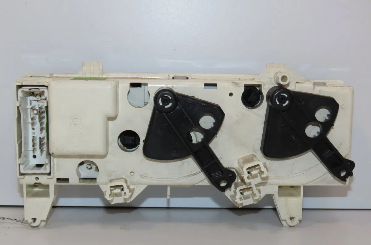 Commande de chauffage Renault SCÉNIC I Monospace (JA0-1_, FA0_) 1.6 (ja00, ja16, ja15, ja19, ja1v, ja2b, ja2c, ja0b,... (1999-2003) 5 portes occasion — photo 2