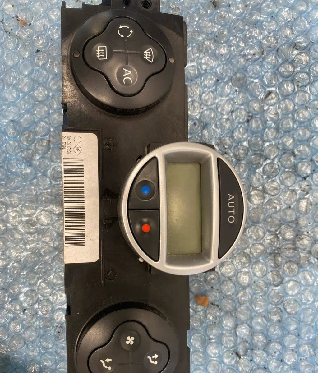 Commande de chauffage Renault SCÉNIC II (JM0-1_) 1.6 16v (jm1r) (2005-2008) occasion — photo 2