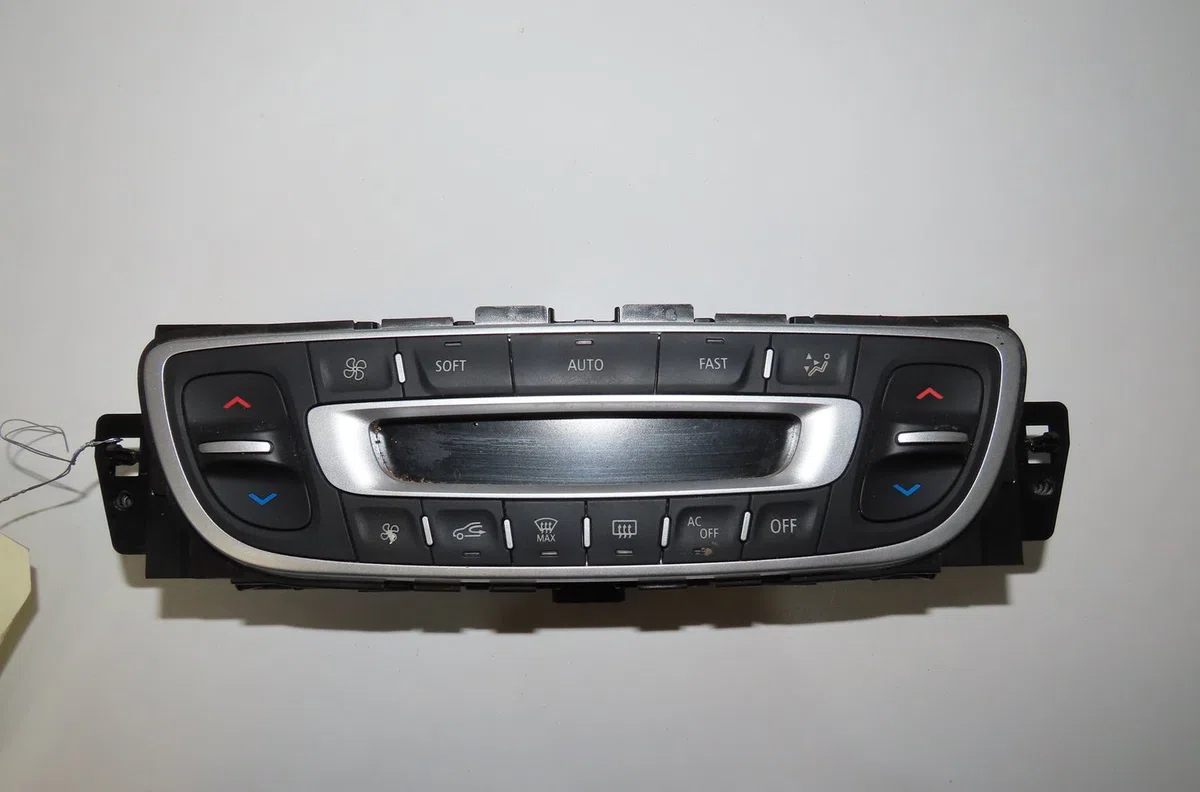 Commande de chauffage Renault SCÉNIC III (JZ0-1_) 1.6 dci (jz00, jz12) (2011) 5 portes occasion