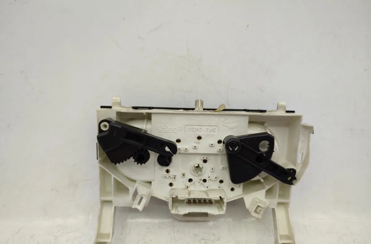 Commande de chauffage RENAULT TRAFIC 2 PHASE 1 occasion — photo 2