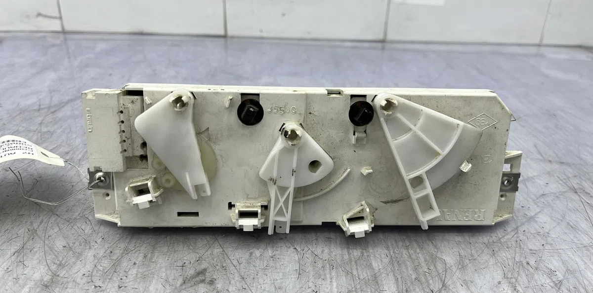 Commande de chauffage RENAULT TWINGO 1 PHASE 3 occasion — photo 3