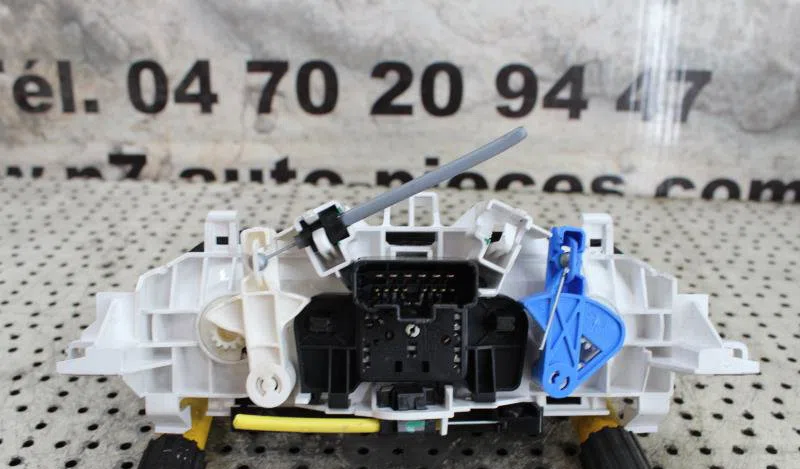 Commande de chauffage RENAULT TWINGO 2 PHASE 1 occasion — photo 3