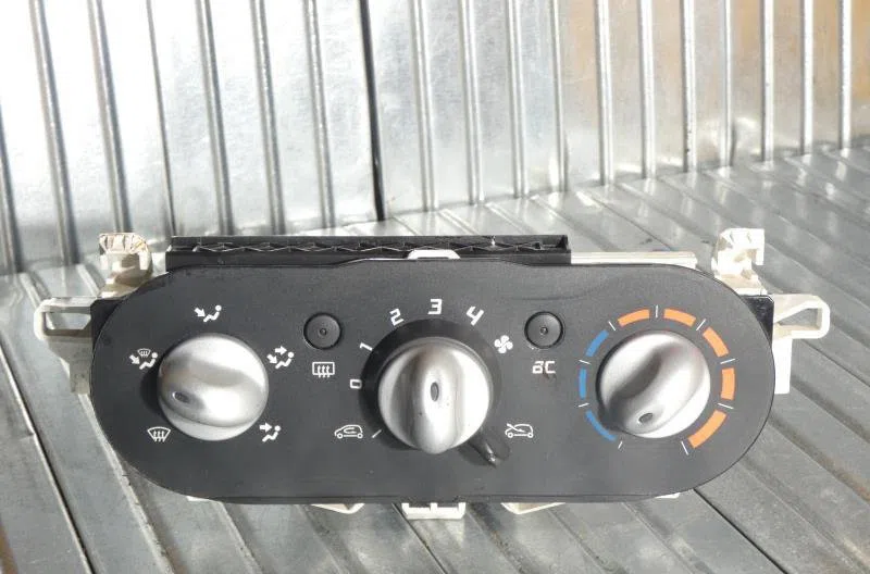 Commande de chauffage RENAULT TWINGO 2 PHASE 1 occasion — photo 3
