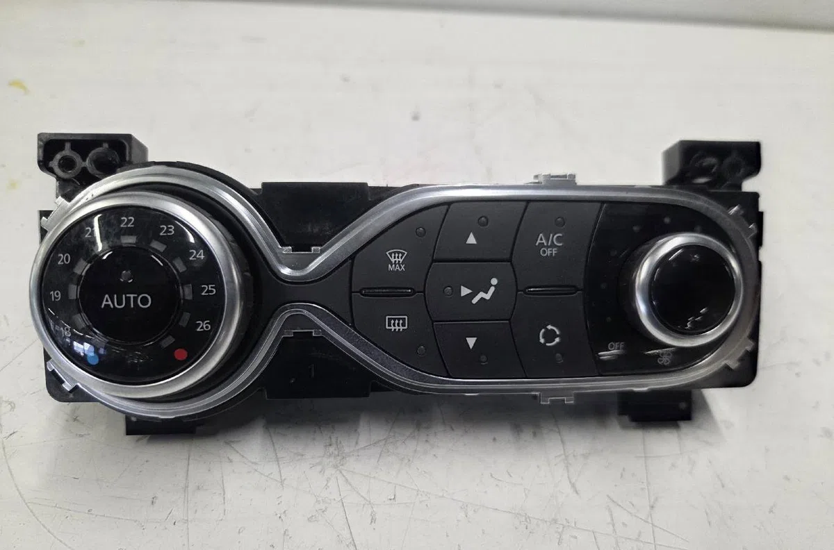 Commande de chauffage RENAULT TWINGO 3 PHASE 1 occasion — photo 2