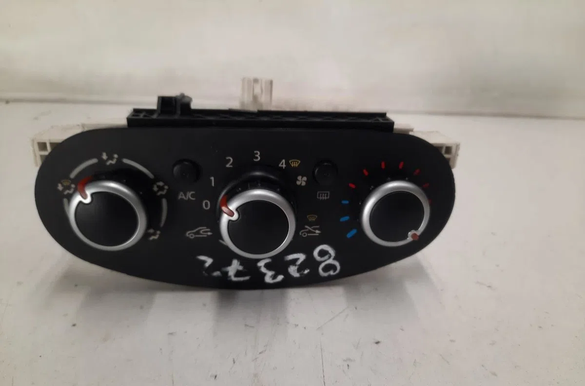 Commande de chauffage RENAULT TWINGO 3 PHASE 1 occasion — photo 2
