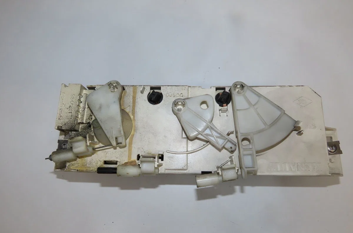 Commande de chauffage Renault TWINGO I (C06_) 1.2 (c066, c068) (1996-2007) 3 portes occasion