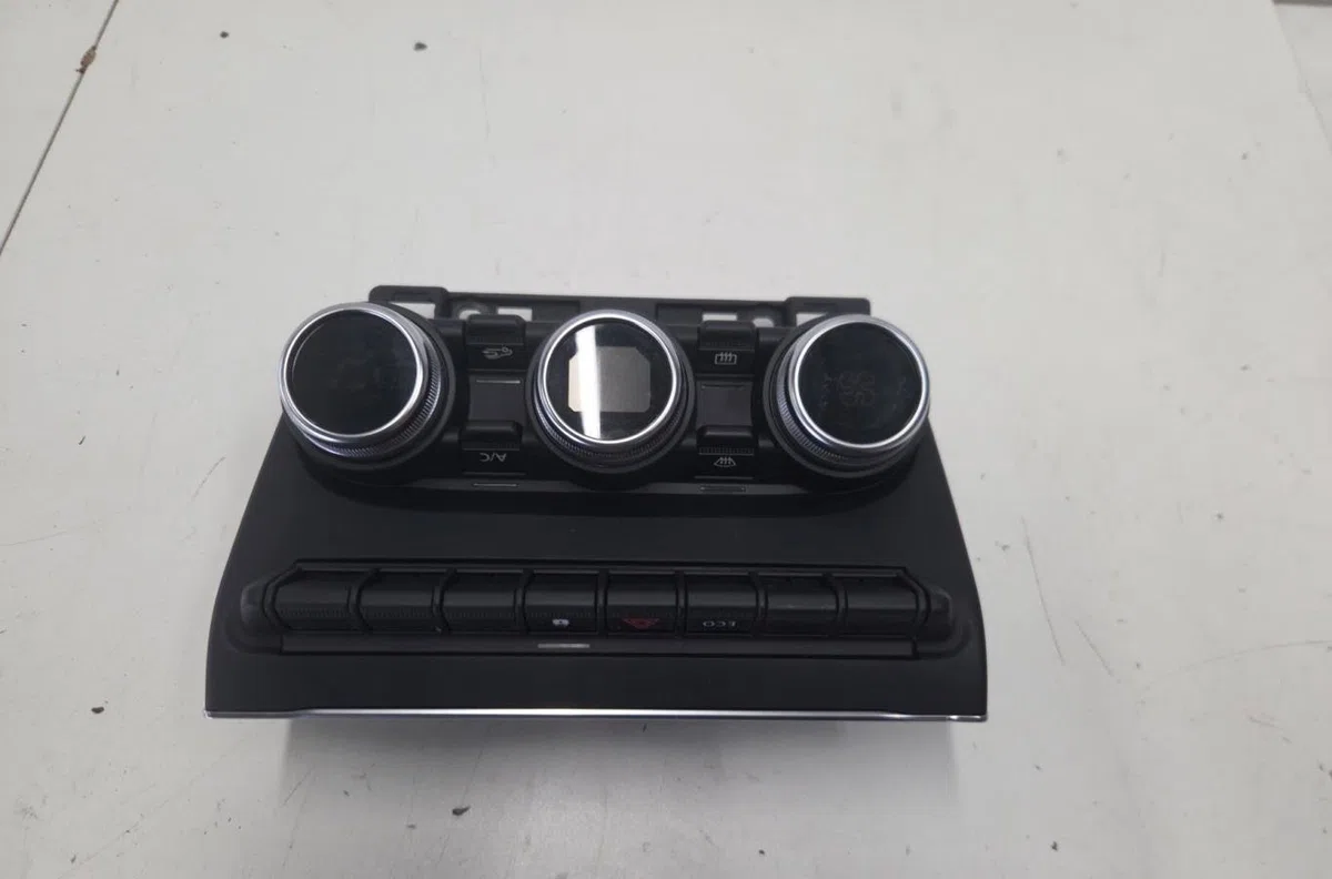 Commande de chauffage RENAULT ZOE 2 occasion — photo 2