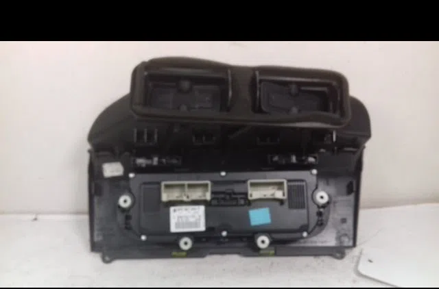 Commande de chauffage Seat ALTEA (5P1) 1.9 tdi (2004) 5 portes occasion — photo 3