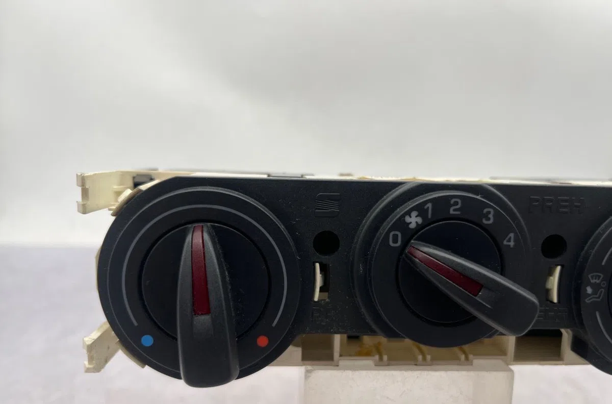 Commande de chauffage SEAT IBIZA 4 PHASE 1 COUPE occasion — photo 2