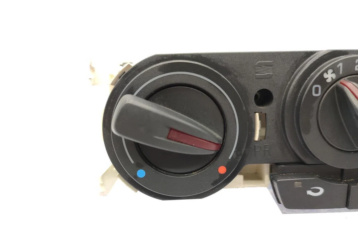 Commande de chauffage SEAT IBIZA 4 PHASE 1 COUPE occasion