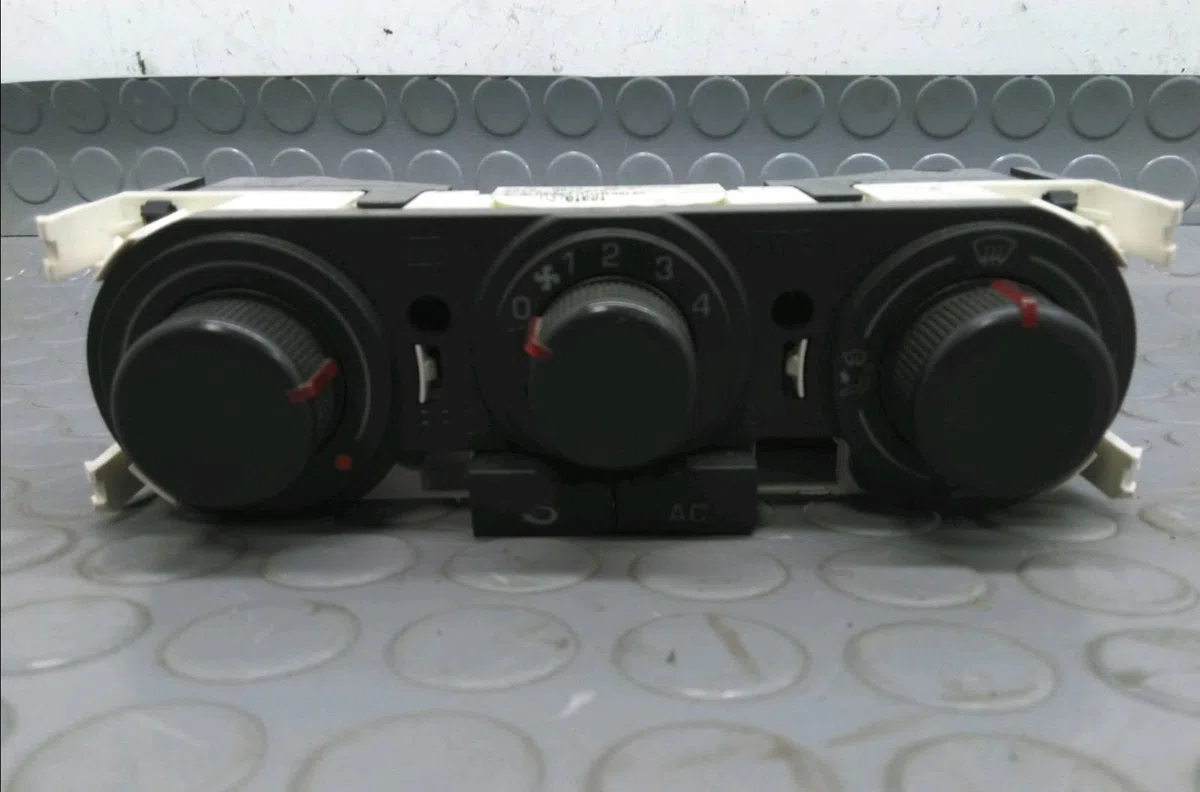 Commande de chauffage Seat IBIZA III (6L1) 1.4 16v (2002-2007) occasion — photo 2