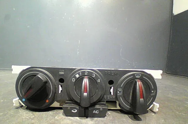 Commande de chauffage Seat IBIZA IV (6J5, 6P1) 1.2 (2009-2011) occasion — photo 3