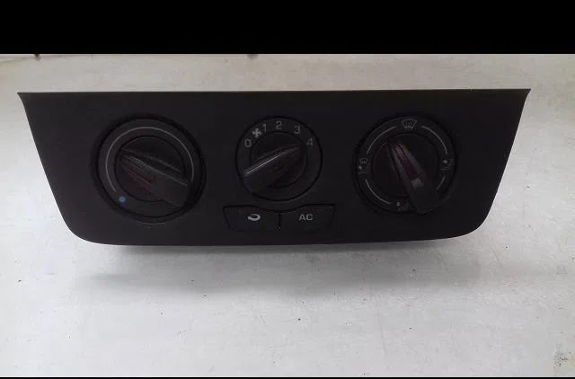 Commande de chauffage Seat IBIZA IV SC (6J1, 6P5) 1.4 tdi (2008-2010) occasion