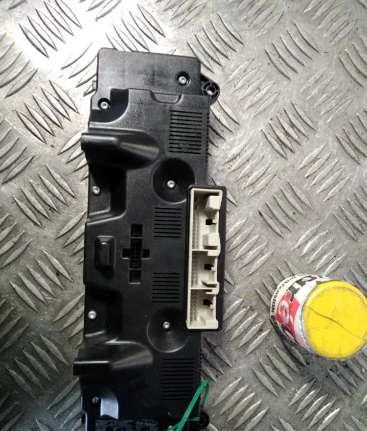 Commande de chauffage Seat TOLEDO III (5P2) 1.9 tdi (2004-2009) occasion — photo 2