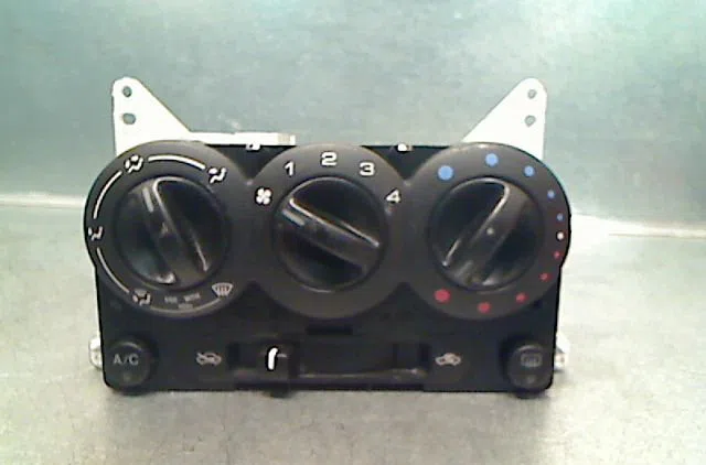 Commande de chauffage SUZUKI IGNIS 2007 occasion — photo 2