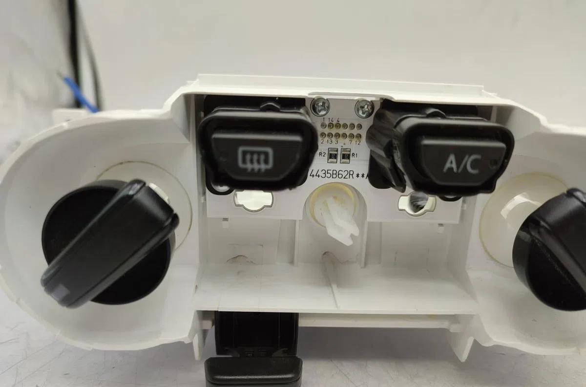 Commande de chauffage SUZUKI IGNIS 3 occasion — photo 2