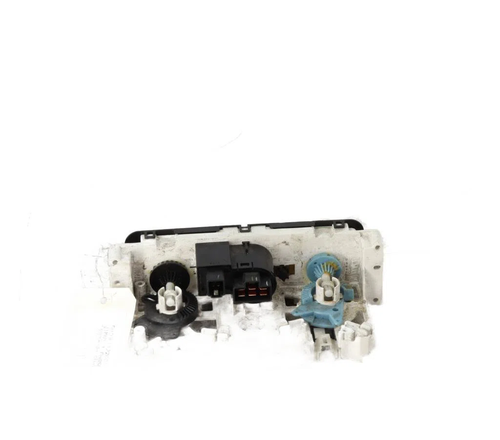 Commande de chauffage Suzuki JIMNY Véhicule tout terrain fermé (SN) 1.3 16v 4x4 (sn413) (2005) occasion — photo 2