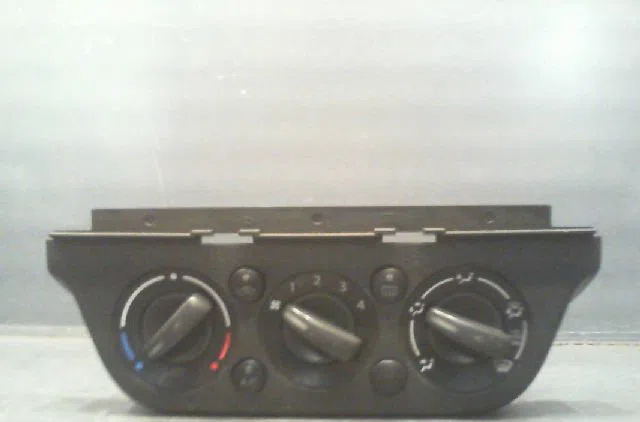 Commande de chauffage Suzuki SWIFT III (MZ, EZ) 1.3 ddis (rs 413d) (2005) 5 portes occasion — photo 4