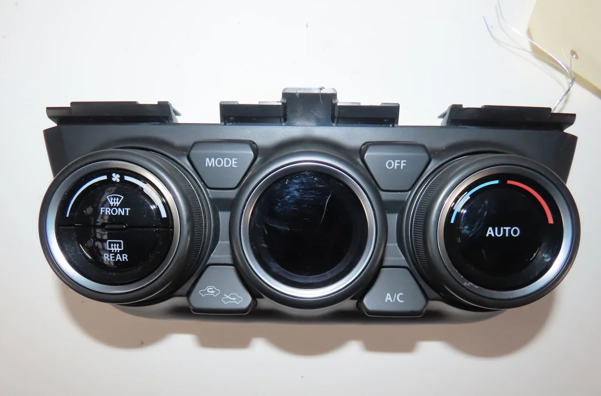 Commande de chauffage Suzuki SWIFT V (AZ) 1.4 sport shvs (2020) occasion