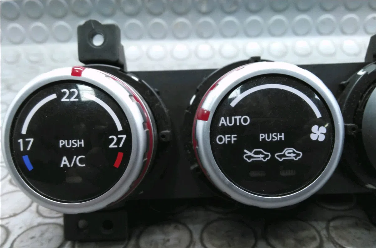 Commande de chauffage Suzuki SX4 (EY, GY) 1.9 ddis 4x4 (rw 419d) (2006) occasion — photo 4