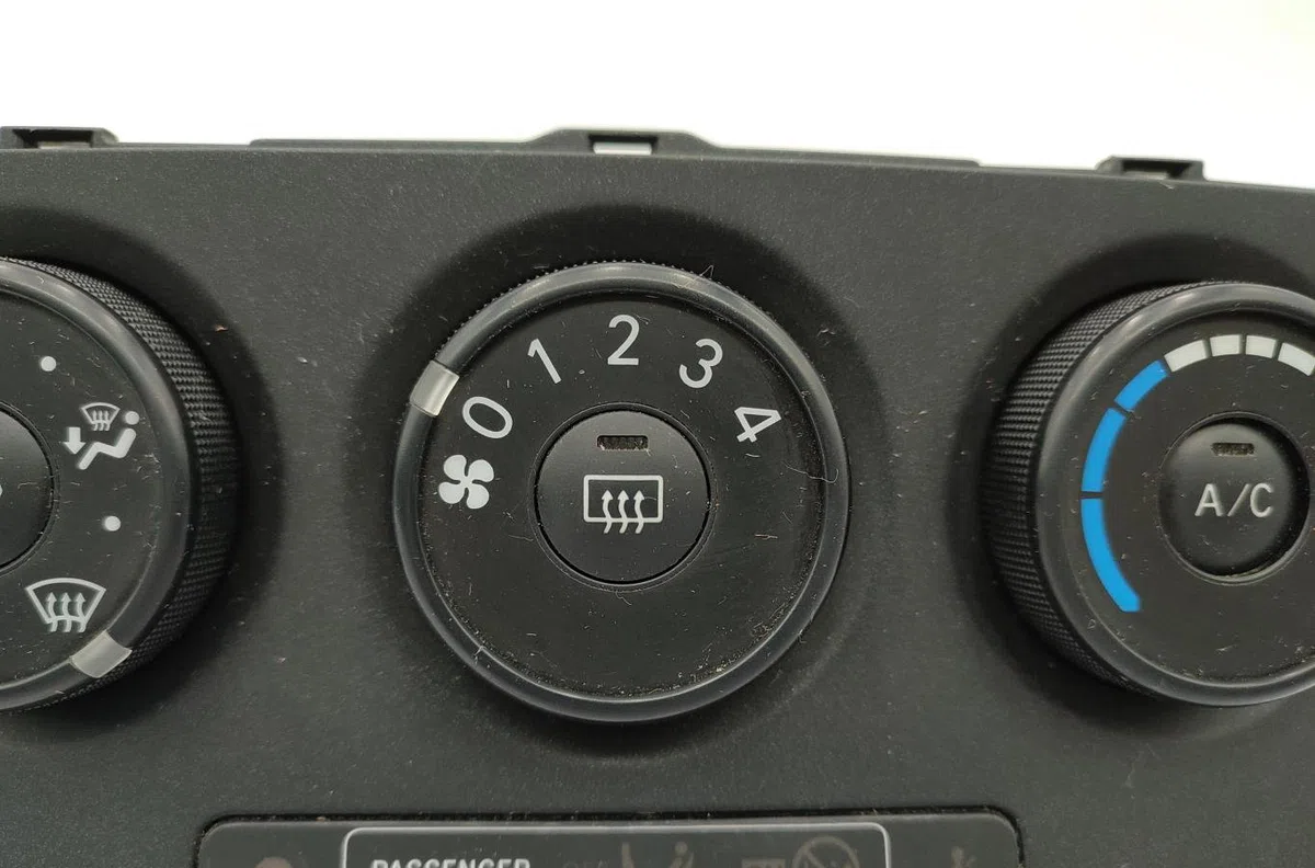 Commande de chauffage TOYOTA AURIS 1 PHASE 2 occasion — photo 2
