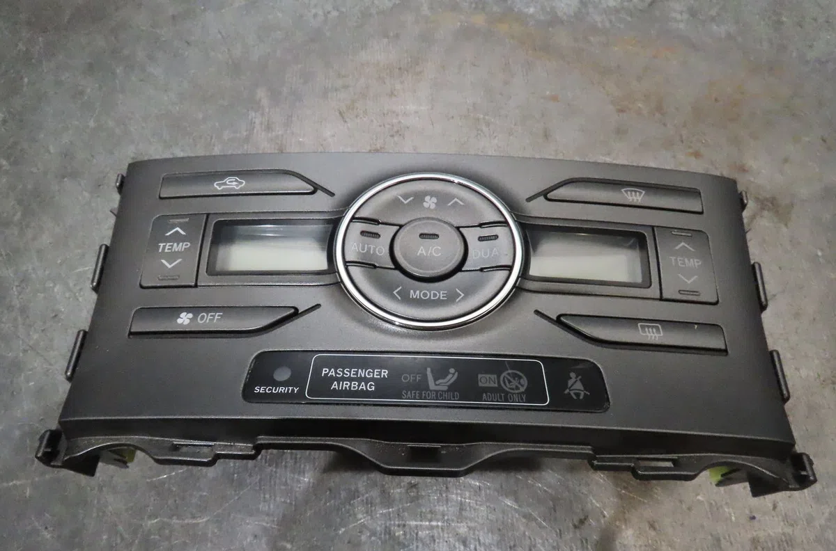 Commande de chauffage Toyota AURIS (_E15_) 1.6 (zre151_) (2007-2012) occasion — photo 4