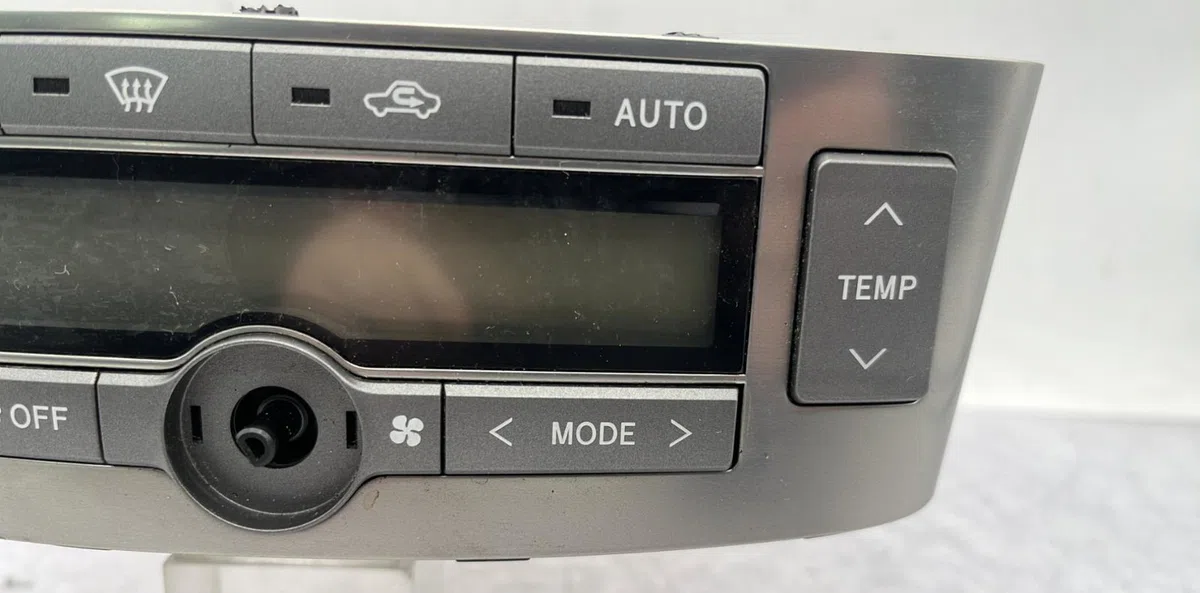 Commande de chauffage TOYOTA AVENSIS 2 PHASE 2 BREAK occasion — photo 3