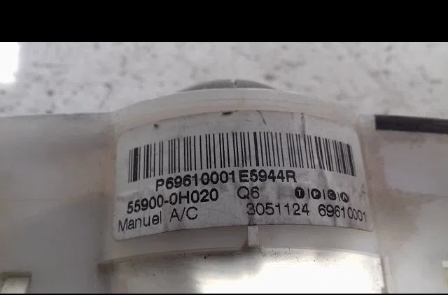 Commande de chauffage Toyota AYGO (_B1_) 1.4 hdi (wnb10_) (2005-2010) occasion — photo 2