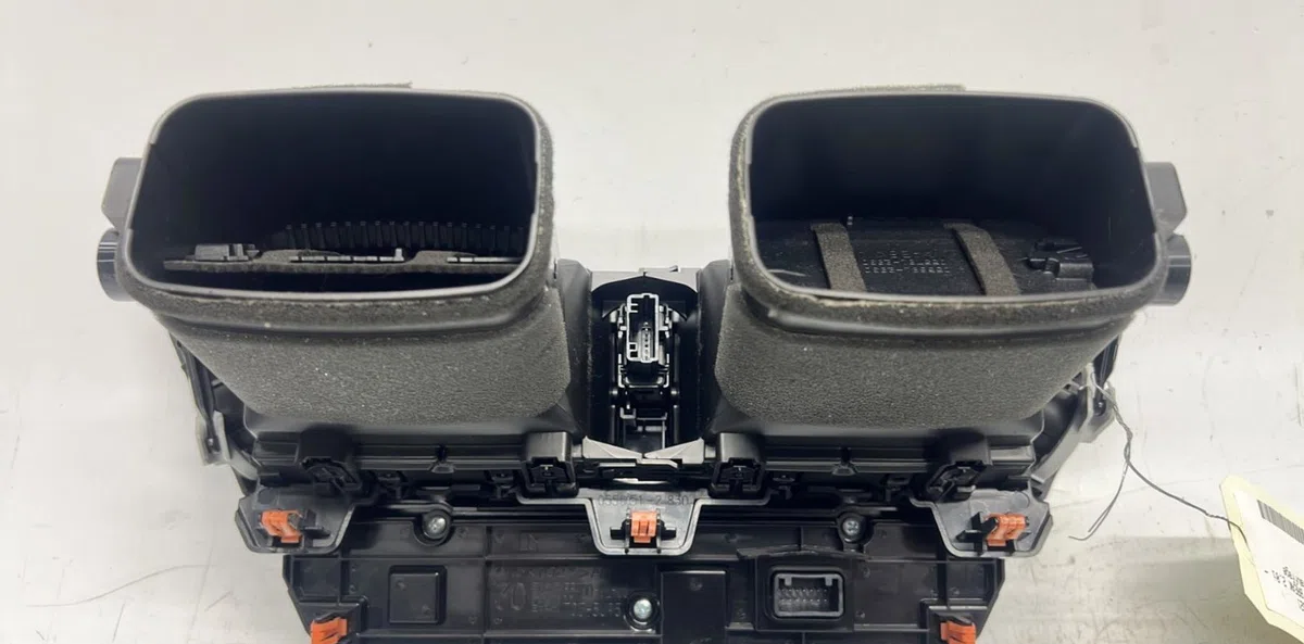 Commande de chauffage TOYOTA COROLLA E21 BREAK occasion — photo 2