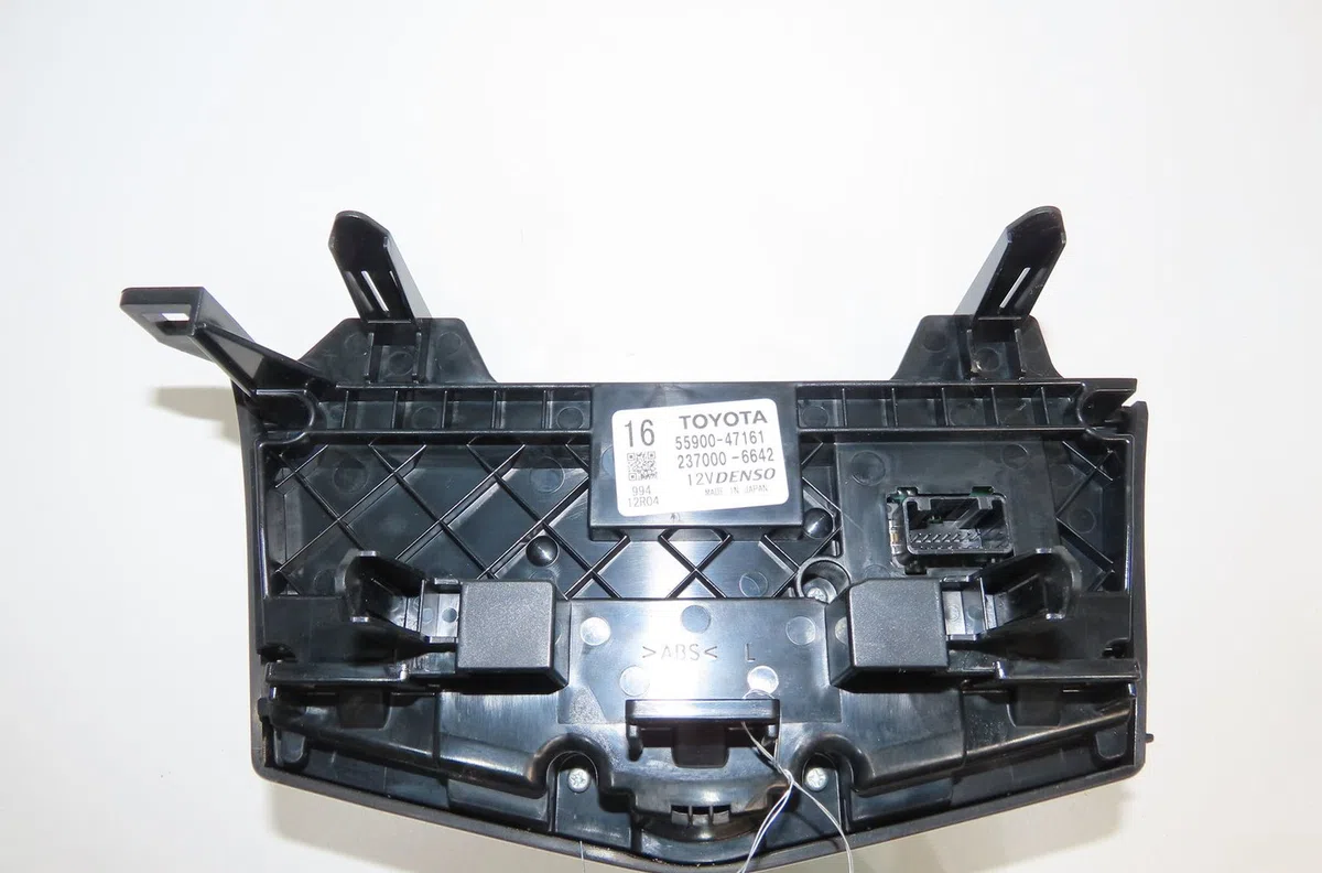 Commande de chauffage Toyota PRIUS PLUS (_W4_) 1.8 hybrid (zvw40w, zvw41w) (2011) occasion