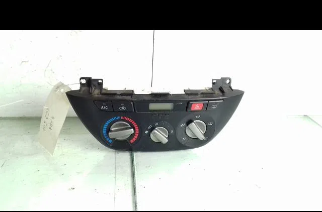 Commande de chauffage Toyota RAV 4 II (_A2_) 2.0 4wd (aca21, aca20) (2000-2005) occasion — photo 3
