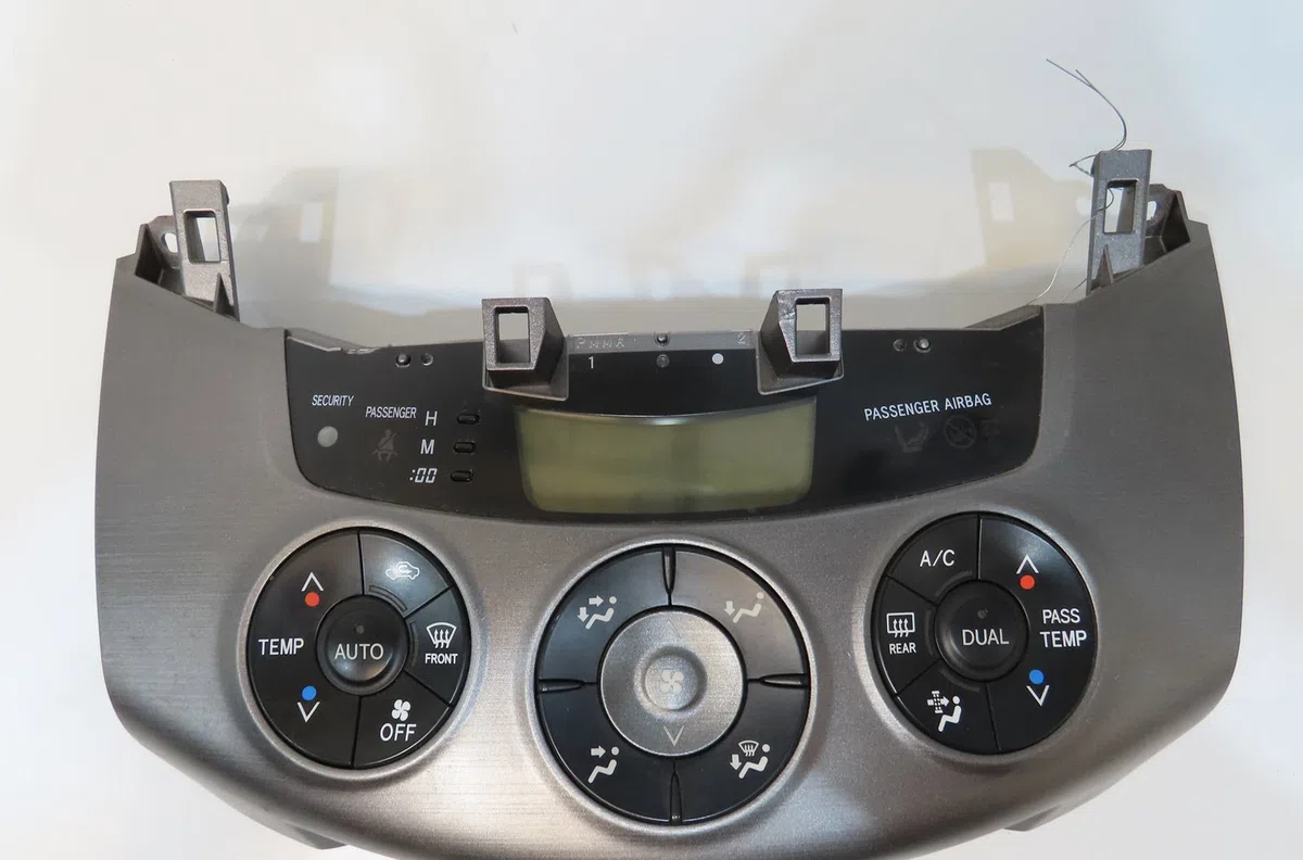 Commande de chauffage Toyota RAV 4 III (_A3_) 2.2 d 4wd (ala30_) (2006-2012) occasion