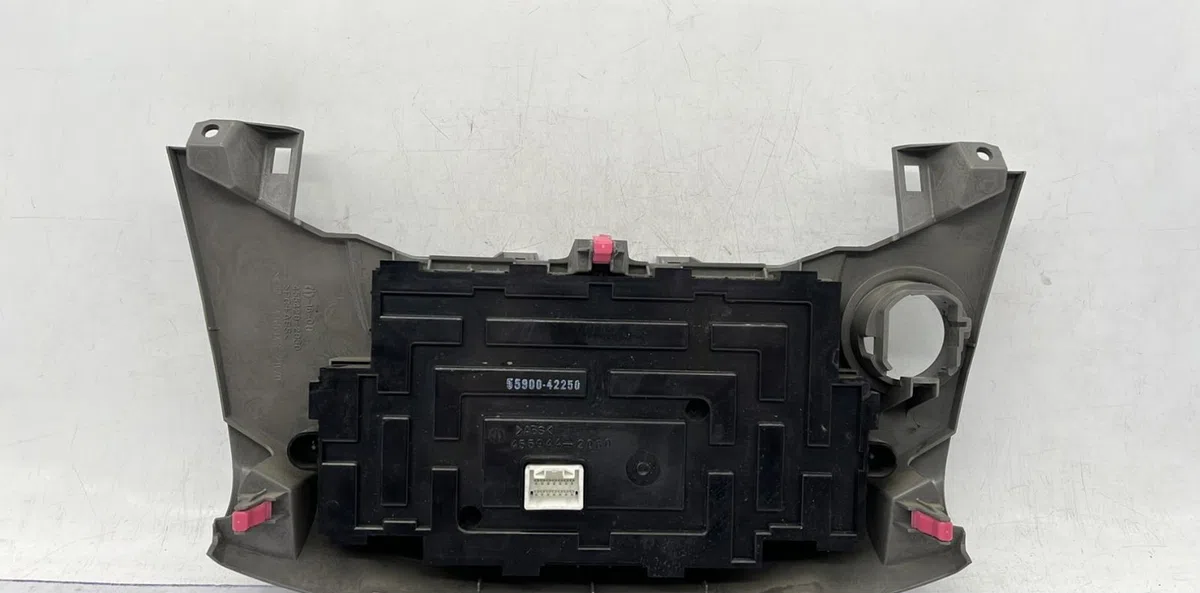 Commande de chauffage TOYOTA RAV4 3 PHASE 1 occasion — photo 2