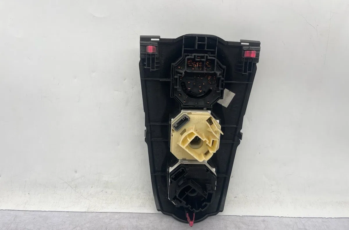 Commande de chauffage TOYOTA YARIS 2 PHASE 2 occasion — photo 3