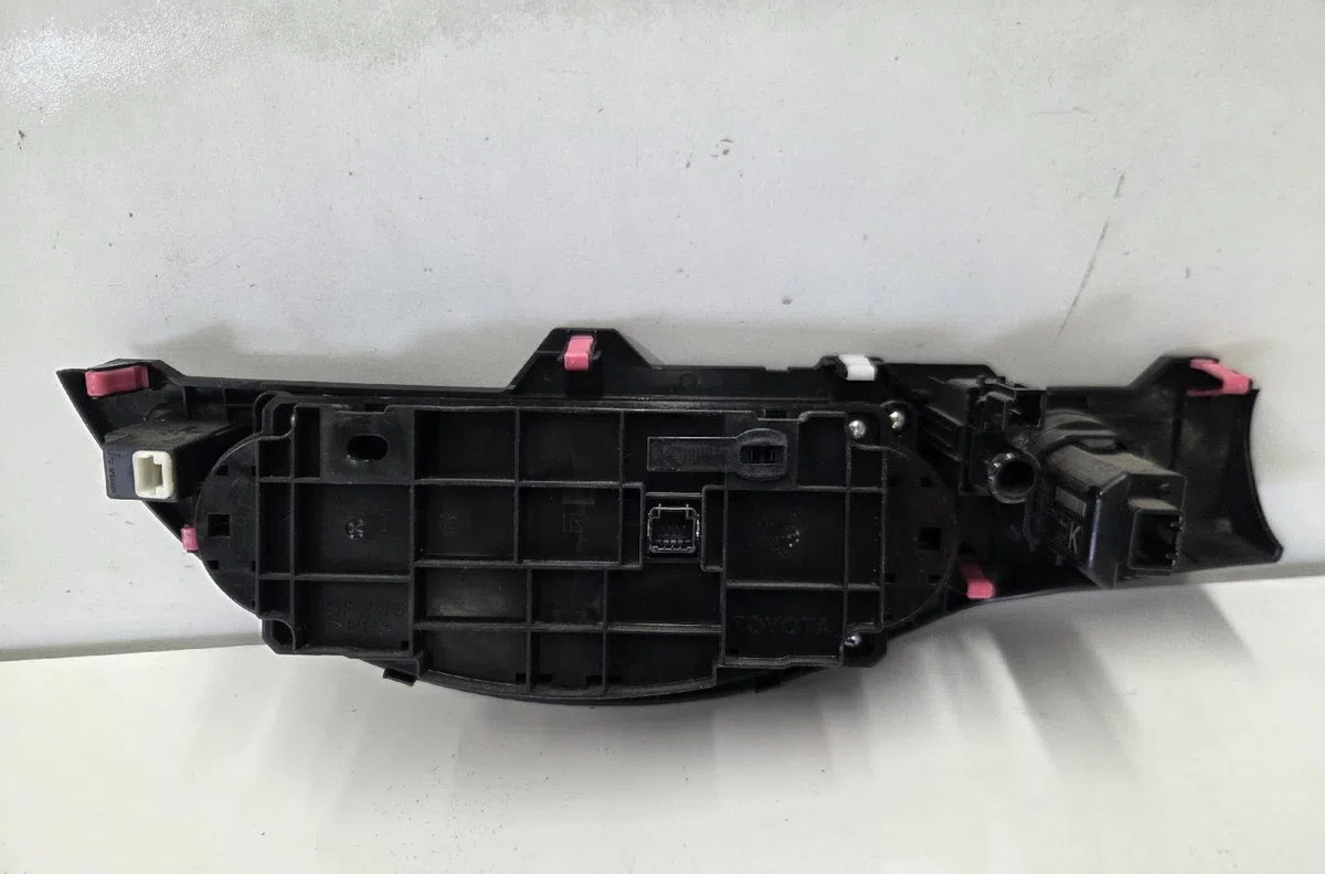 Commande de chauffage TOYOTA YARIS 3 PHASE 2 occasion — photo 2