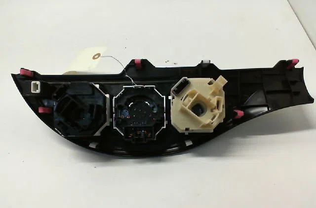 Commande de chauffage TOYOTA YARIS III Phase 2 06-2014 occasion — photo 2