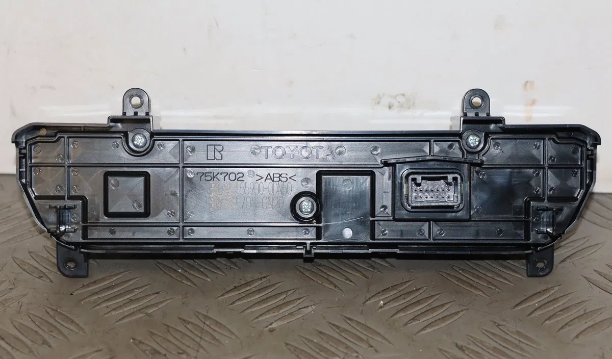 Commande de chauffage Toyota YARIS (_P21_, _PA1_, _PH1_) 1.5 hybrid (mxph10, mxph11) (2020) 5 portes occasion — photo 4