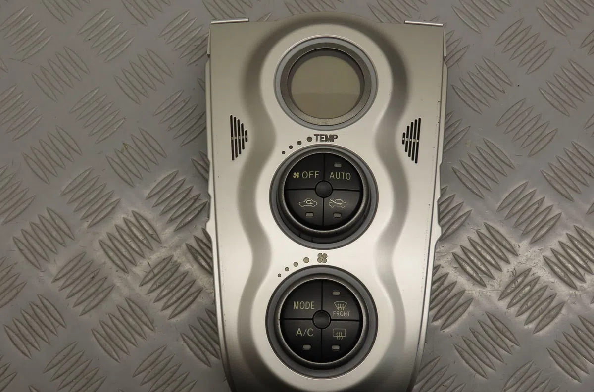 Commande de chauffage Toyota YARIS (_P9_) 1.3 vvt-i (scp90_) (2005-2010) occasion