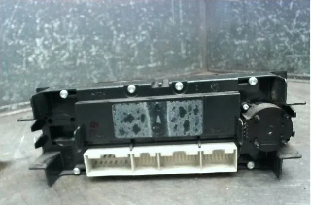 Commande de chauffage Volkswagen BORA Variant (1J6) 1.9 tdi (1999-2001) occasion — photo 2