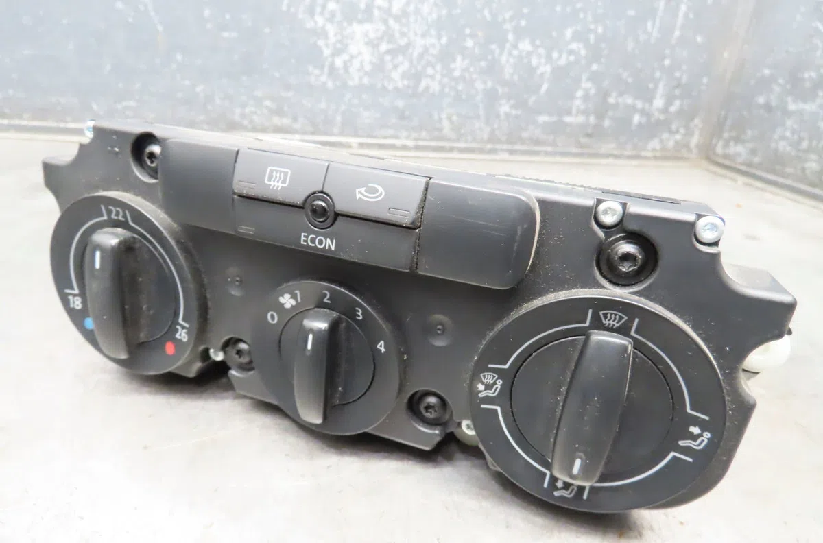Commande de chauffage VOLKSWAGEN GOLF 2004 occasion — photo 2