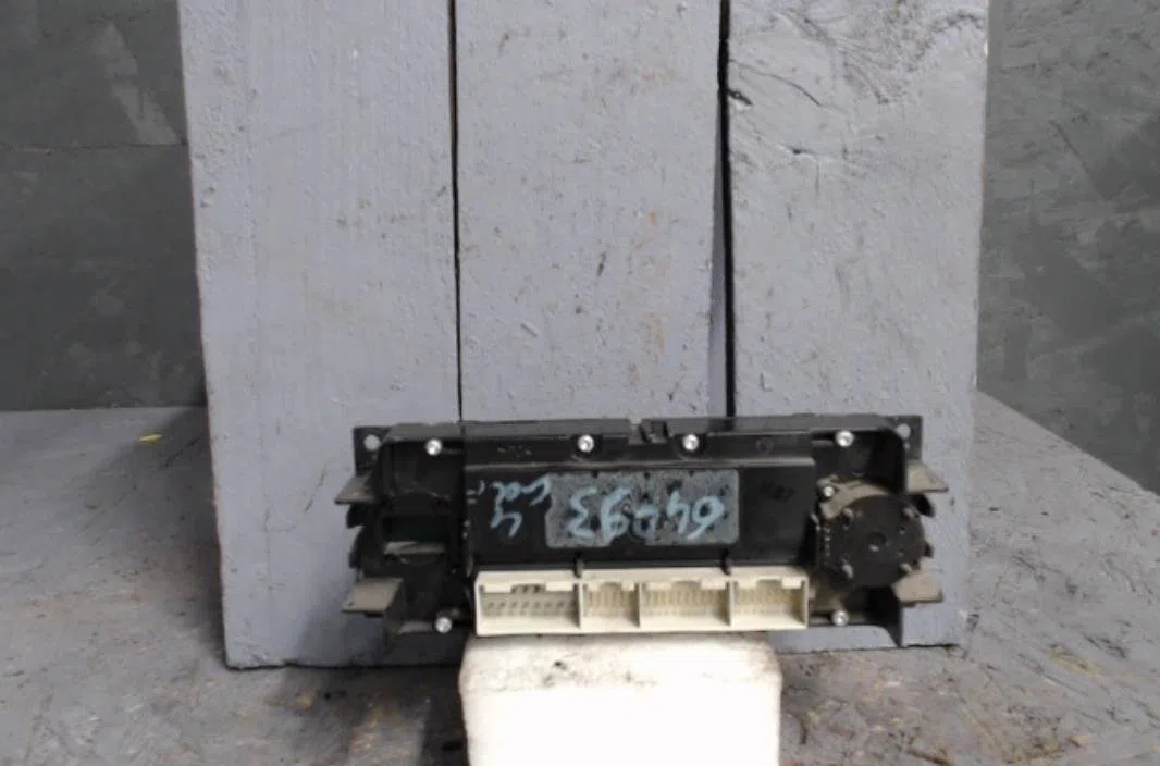 Commande de chauffage VOLKSWAGEN GOLF 4  GOLF 4 occasion — photo 2