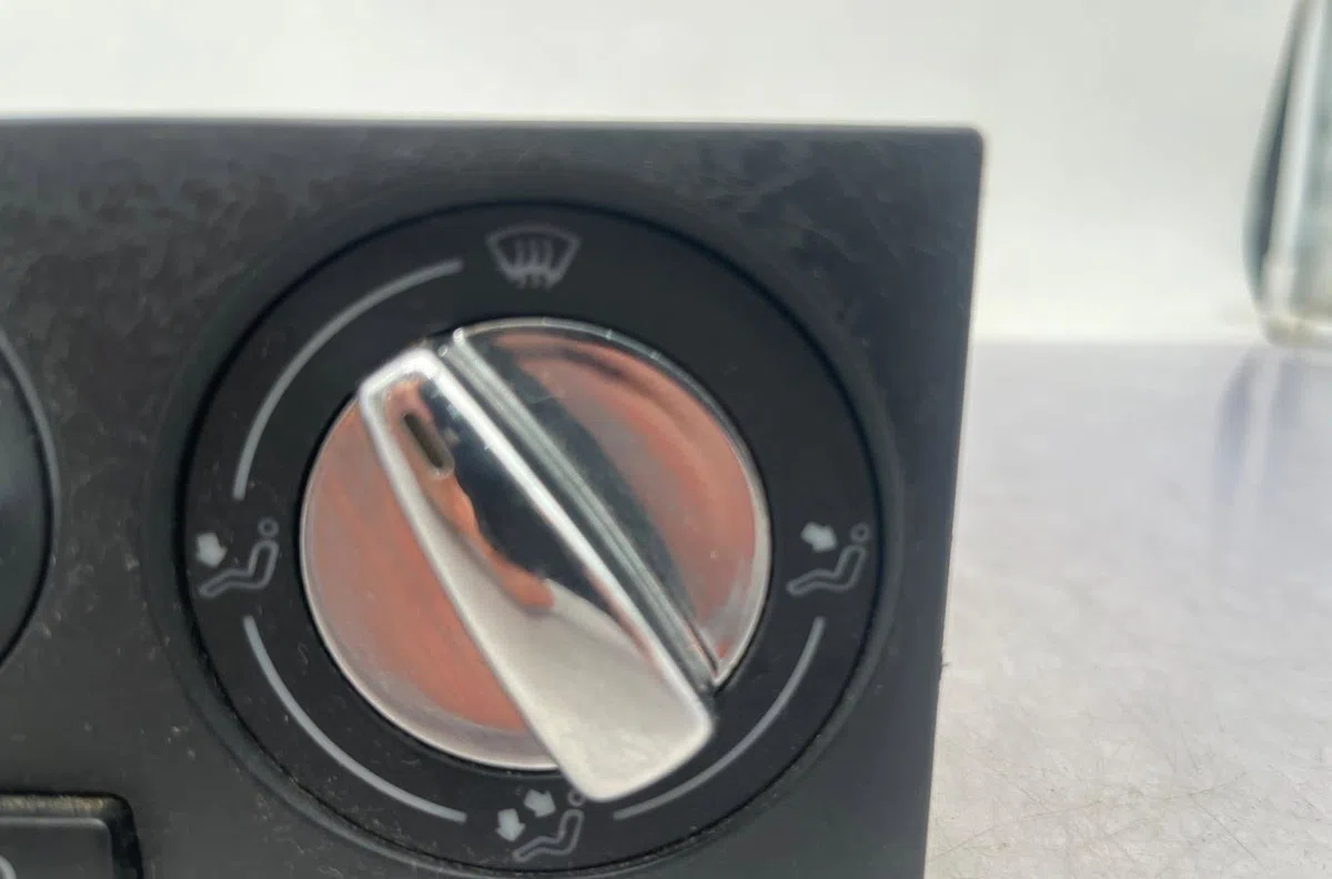 Commande de chauffage VOLKSWAGEN GOLF 4 occasion — photo 4