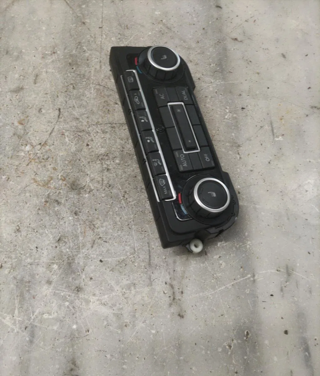 Commande de chauffage VOLKSWAGEN GOLF 6 occasion — photo 2
